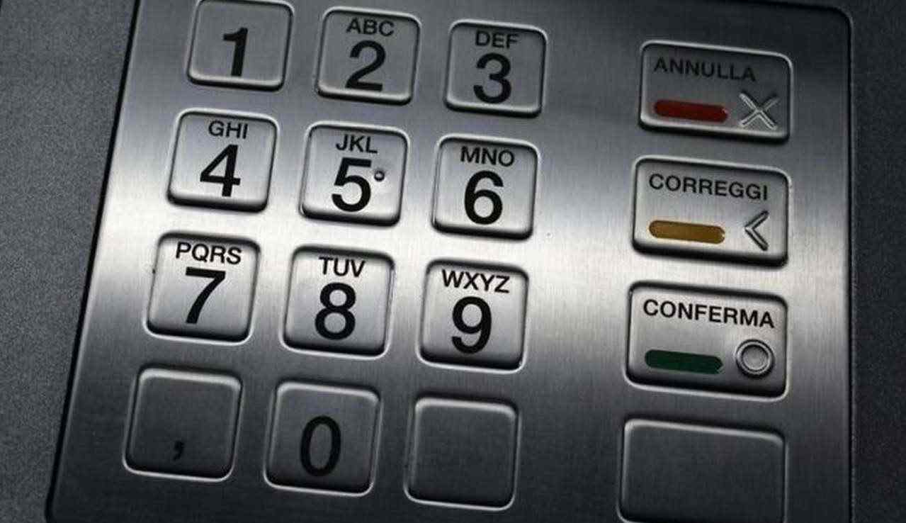 tastiera di uno sportello bancomat