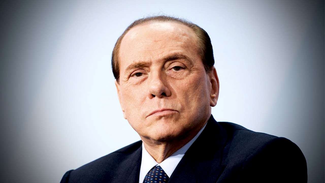 primo piano di Silvio Berlusconi