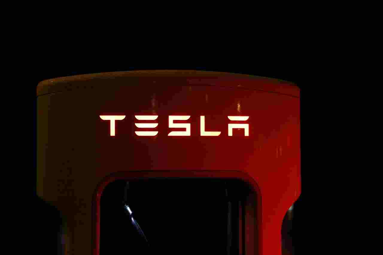 compressore rosso di Tesla