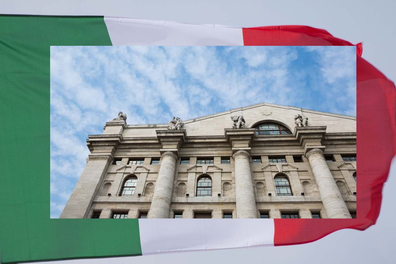 bandiera italiana e prospetto di palazzo Mezzanotte, sede di Borsa Italiana