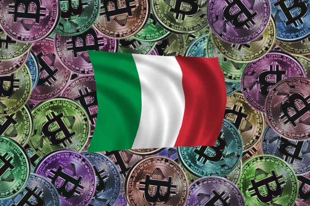 bandiera italiana e sullo sfondo monete di Bitcoin