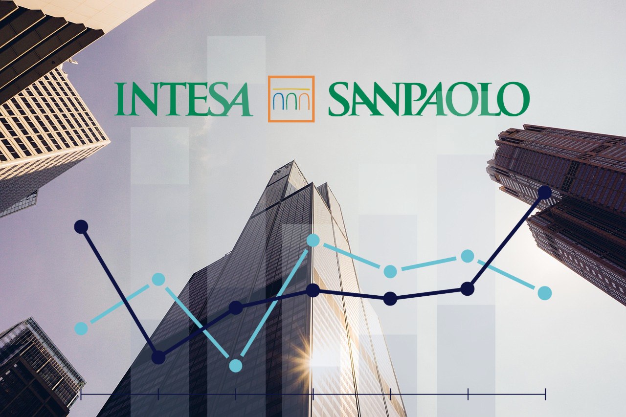 grattacieli e logo di Intesa Sanpaolo