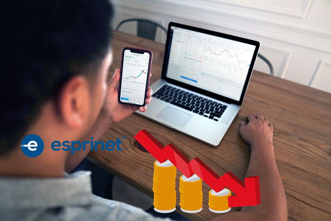 trader in azione e logo di Esprinet