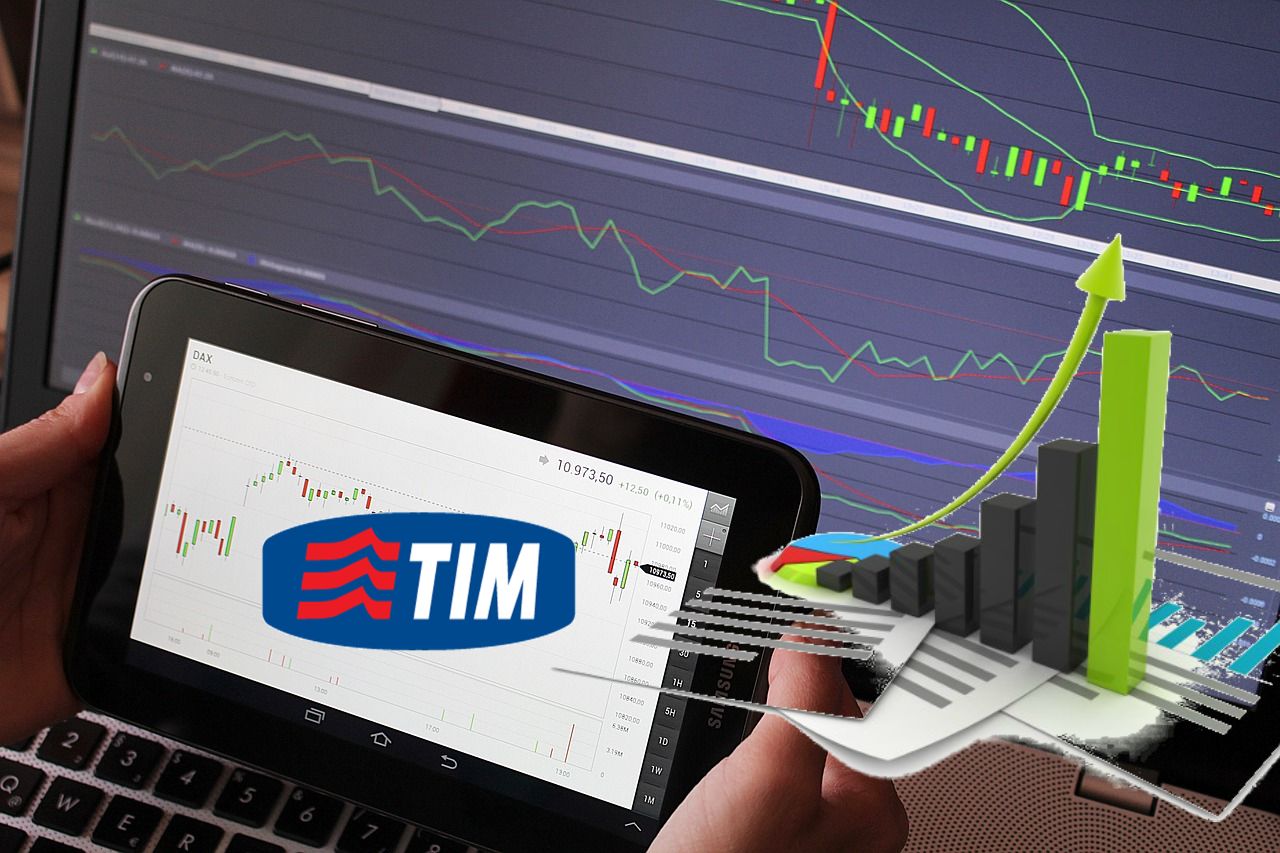 logo di TIM su un tablet con grafico di trading