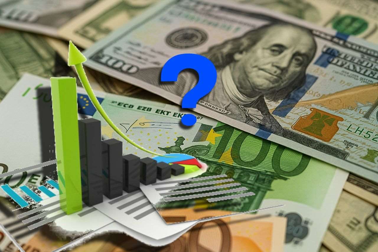 Banconote di euro e dollari con un grafico in sovrimpressione in basso a sinistra e un punto interrogativo al centro