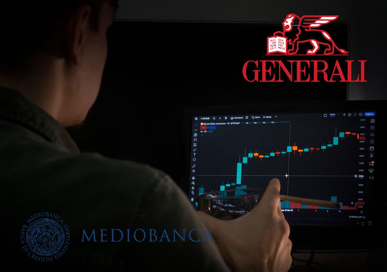 loghi di Generali e Mediobanca con trader in azione