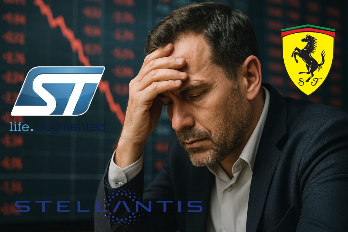 loghi di STM Stellantis e Ferrari con trader preoccupato