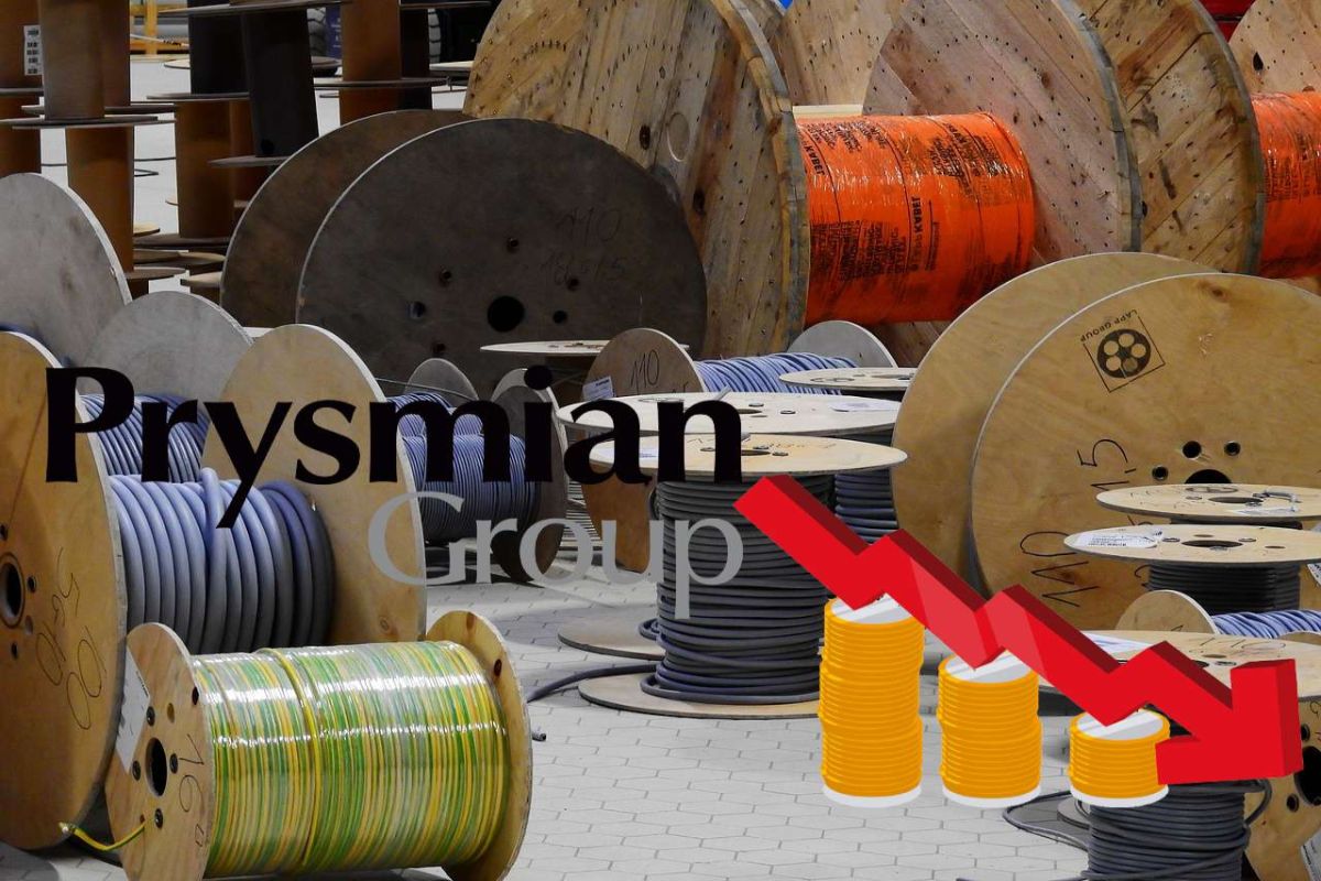 cavi con logo di Prysmian e grafico al ribasso