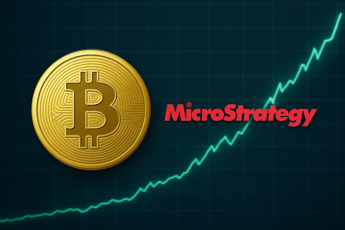 un bitcoin con accanto il logo di MicroStrategy