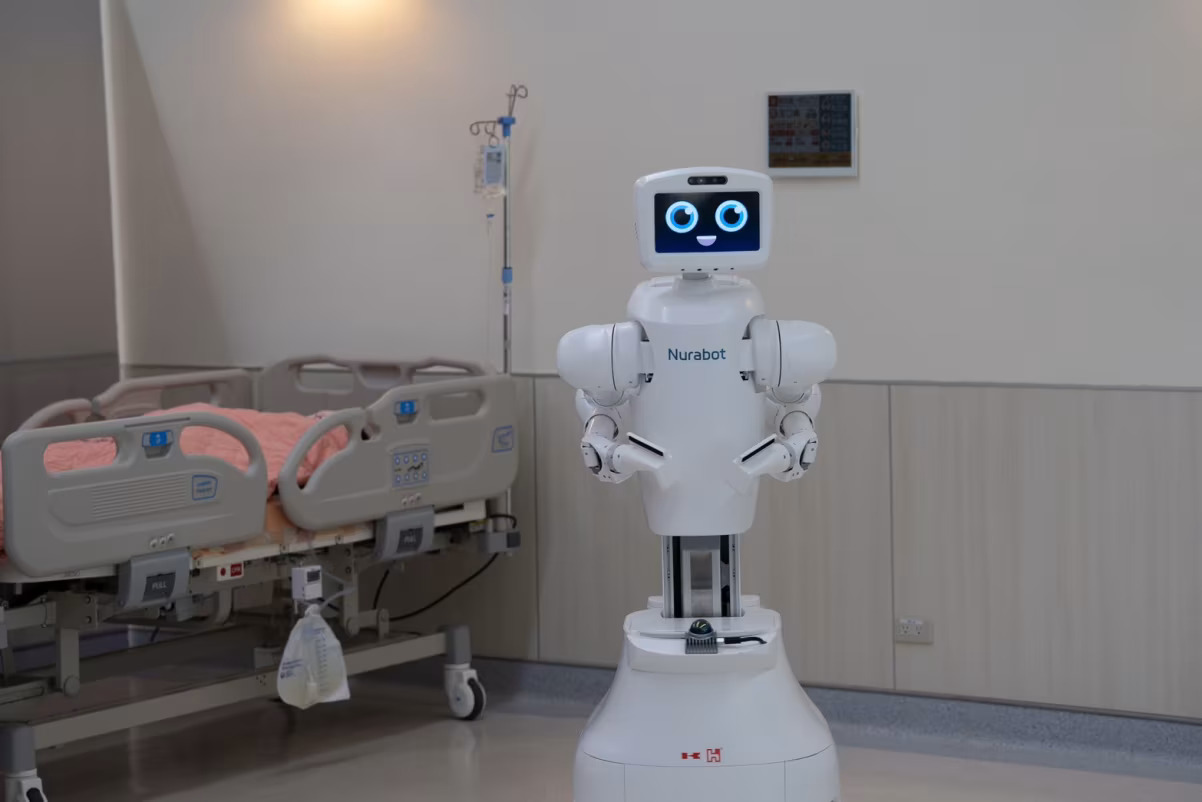 Il robot infermiere di Foxconn che supporta il personale sanitario