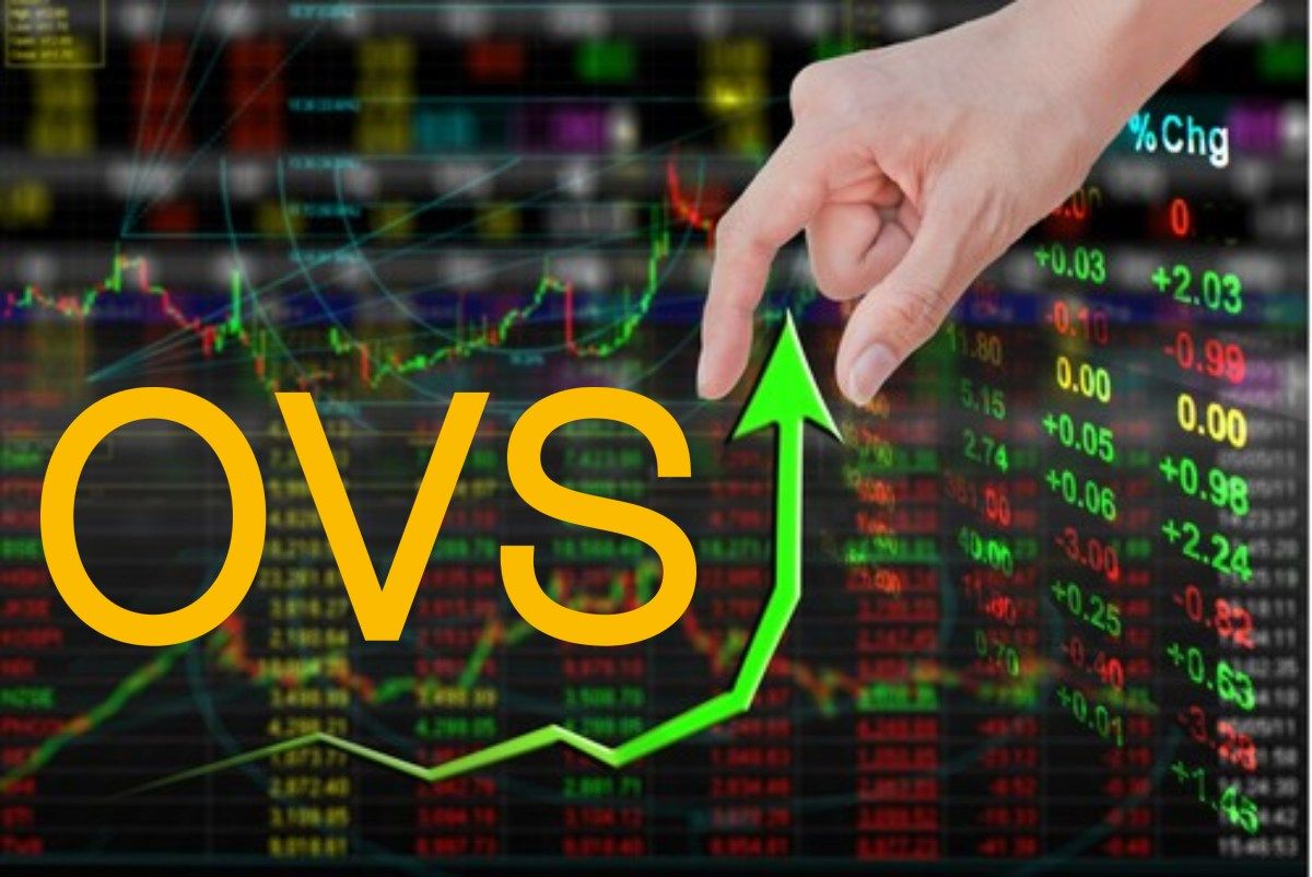 logo di OVS e freccia verso alto