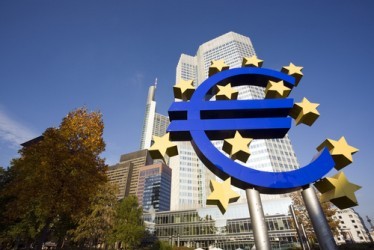 BCE: Praet avverte che l'inflazione potrebbe divenire negativa
