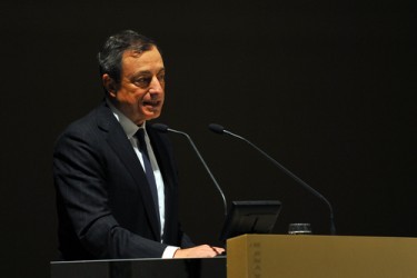 Draghi: Il rischio per la stabilità dei prezzi è aumentato