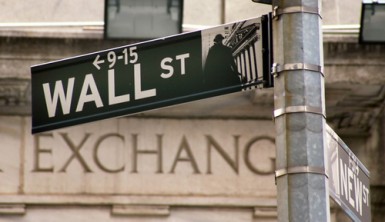 Il superdollaro frena Wall Street, Dow Jones e Nasdaq -0,2%