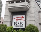 La Borsa di Tokyo chiude positiva ma crollano Takata e Toshiba
