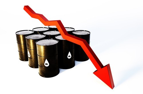Il petrolio precipita ai minimi da tre settimane, soffrono i titoli petroliferi