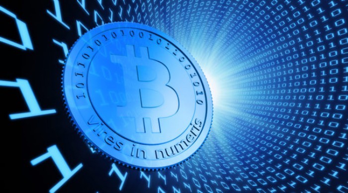 Bitcoin oggi sotto 7 mila dollari, crollo dopo ennesimo attacco hacker