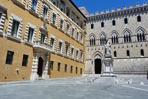Azioni MPS oggi nuovo crollo su Borsa Italiana e il governo pensa a uscire dal capitale Azioni MPS oggi nuovo crollo su Borsa Italiana e il governo pensa a uscire dal capitale