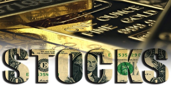 Prezzo oro ai massimi da sei mesi mentre azioni Usa crollano Prezzo oro ai massimi da sei mesi mentre azioni Usa crollano