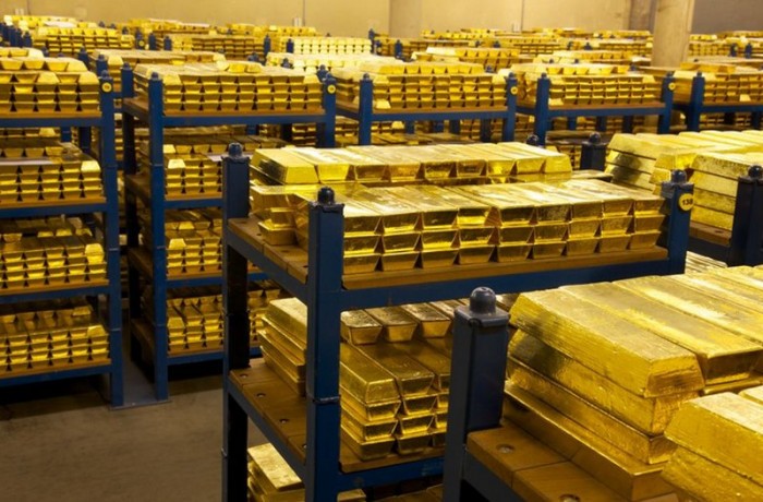Vendere l'oro della Banca d'Italia per tamponare il debito? Ma se non si sa neppure di chi sono i lingotti! Vendere l'oro della Banca d'Italia per tamponare il debito? Ma se non si sa neppure di chi sono i lingotti!