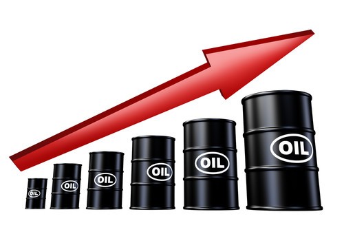 Prezzo petrolio a caccia di nuovi record, stop a Iran sarà assist per azioni Eni oggi? Prezzo petrolio a caccia di nuovi record, stop a Iran sarà assist per azioni Eni oggi?