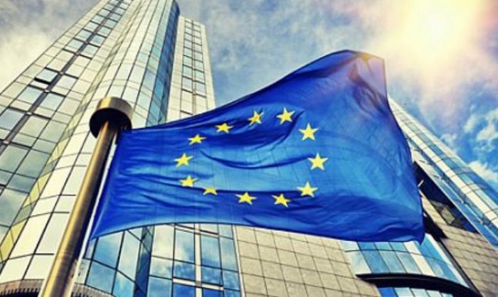 Flat Tax a rischio, ma Salvini garantisce nessun aumento dell'IVA Flat Tax a rischio, ma Salvini garantisce nessun aumento dell'IVA