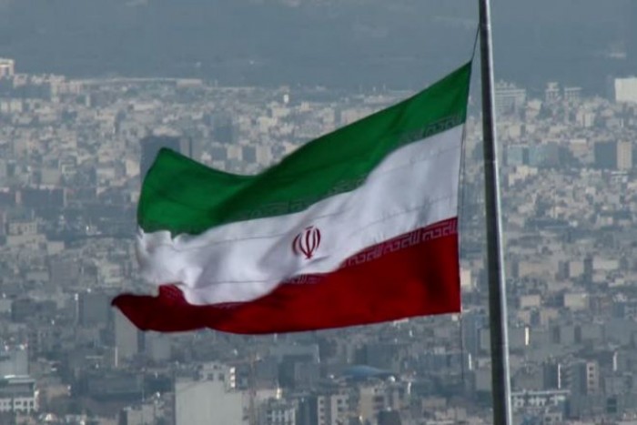 Gli USA calpestano gli accordi sul nucleare e minacciano l'Iran. L'Europa sta a guardare Gli USA calpestano gli accordi sul nucleare e minacciano l'Iran. L'Europa sta a guardare