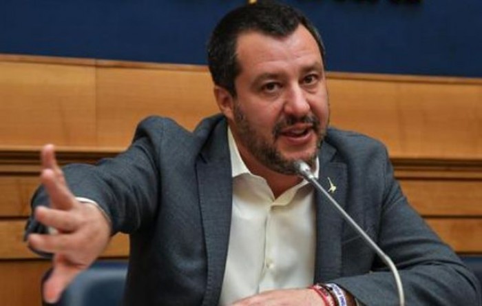 Ultimatum di Salvini sull'abbassamento delle tasse. Servono 10 miliardi Ultimatum di Salvini sull'abbassamento delle tasse. Servono 10 miliardi