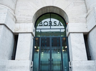 Azioni STM e Unicredit volano sul Ftse Mib oggi: cause del rally in atto Azioni STM e Unicredit volano sul Ftse Mib oggi: cause del rally in atto