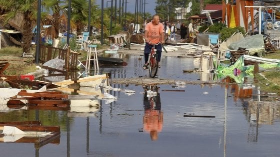 Maltempo, in Grecia 6 morti e 30 feriti causati da una bufera senza precedenti Maltempo, in Grecia 6 morti e 30 feriti causati da una bufera senza precedenti