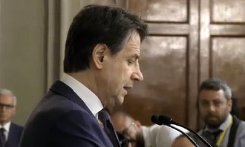 Conte riceve l'incarico da Mattarella. Conte riceve l'incarico da Mattarella.