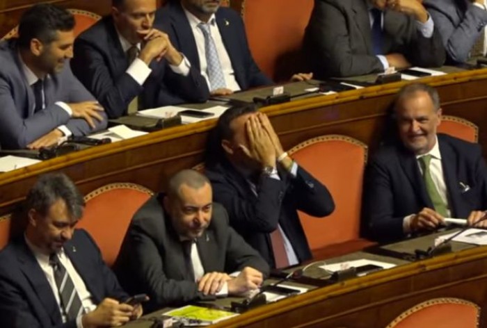Crisi di governo, il premier Conte parla al Senato. Atteso alle 15 a Palazzo Madama Crisi di governo, il premier Conte parla al Senato. Atteso alle 15 a Palazzo Madama