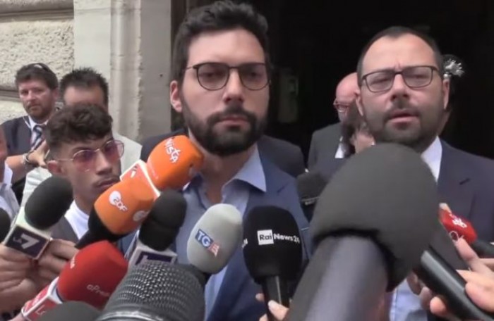 Di Maio detta i 20 punti del nuovo governo. Sono condizioni Di Maio detta i 20 punti del nuovo governo. Sono condizioni