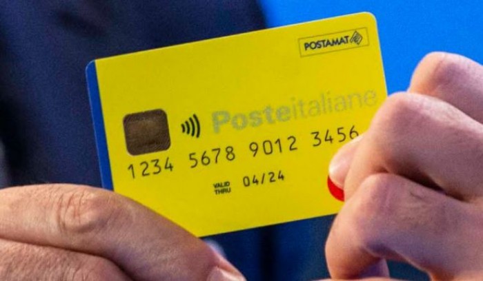 Reddito di cittadinanza a rischio con la crisi di governo Reddito di cittadinanza a rischio con la crisi di governo