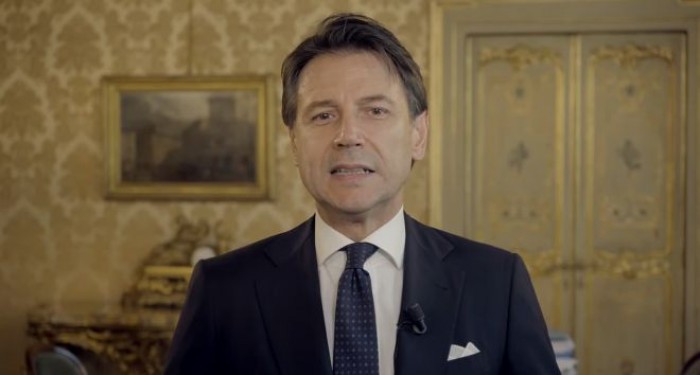 Pronti per il Conte bis, termina il tavolo coi capigruppo. Nel pomeriggio il premier al Quirinale Pronti per il Conte bis, termina il tavolo coi capigruppo. Nel pomeriggio il premier al Quirinale