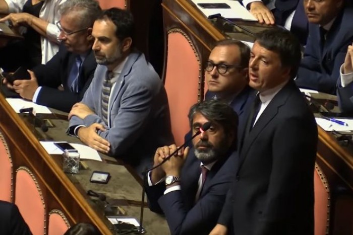 Soldi ai comitati di Renzi dal mondo della finanza ma anche dai parlamentari Soldi ai comitati di Renzi dal mondo della finanza ma anche dai parlamentari