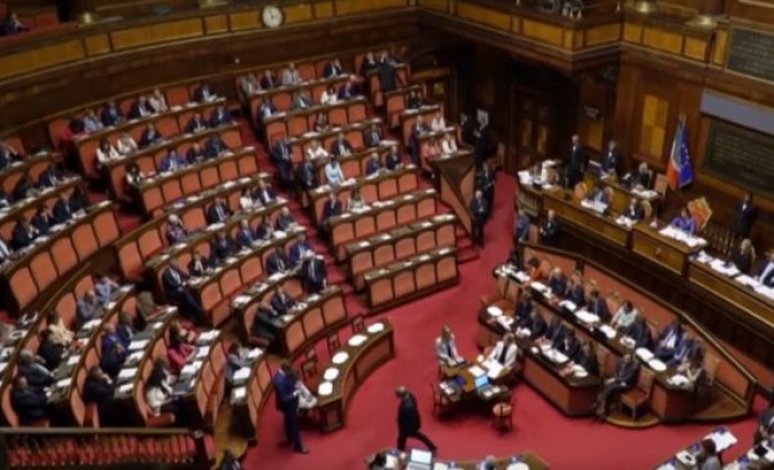 Sozzani (Fi) non andrà ai domiciliari, a deciderlo il parlamento con voto a scrutinio segreto Sozzani (Fi) non andrà ai domiciliari, a deciderlo il parlamento con voto a scrutinio segreto