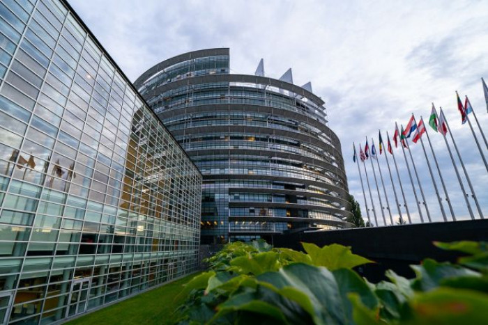 Immigrazione, il Parlamento Ue boccia la risoluzione dei porti aperti alle Ong Immigrazione, il Parlamento Ue boccia la risoluzione dei porti aperti alle Ong