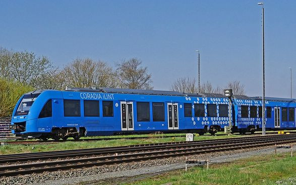La sfida dell'idrogeno in Europa. Dai treni alle auto ecco in che direzione vanno le multinazionali La sfida dell'idrogeno in Europa. Dai treni alle auto ecco in che direzione vanno le multinazionali