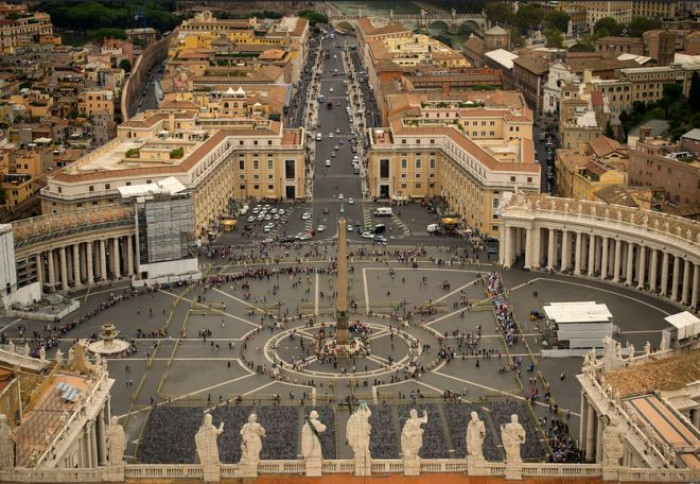 Movimento 5 Stelle chiede che la Chiesa paghi l'Imu, e vuole anche gli arretrati Movimento 5 Stelle chiede che la Chiesa paghi l'Imu, e vuole anche gli arretrati