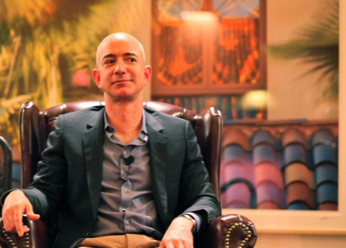 Bill Gates supera Jeff Bezos e diventa l'uomo più ricco del mondo Bill Gates supera Jeff Bezos e diventa l'uomo più ricco del mondo