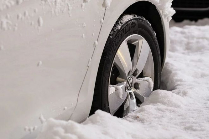 Gomme invernali o catene a bordo, dal 15 novembre scatta l'obbligo Gomme invernali o catene a bordo, dal 15 novembre scatta l'obbligo