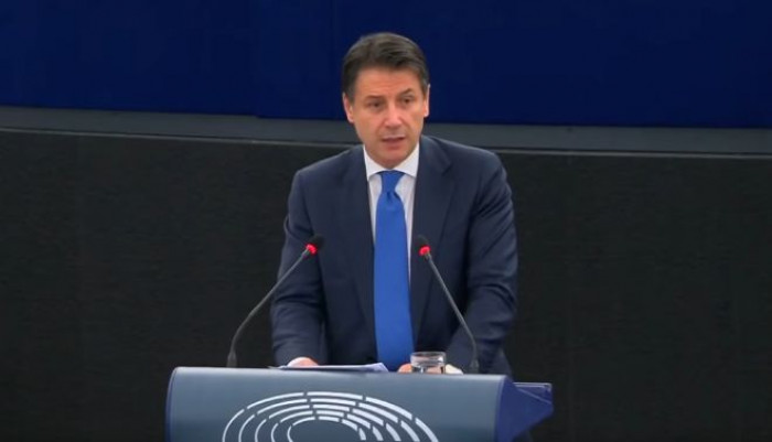 Tensioni nella maggioranza sul Fondo salva-Stati. Il premier Conte punta al rinvio Tensioni nella maggioranza sul Fondo salva-Stati. Il premier Conte punta al rinvio