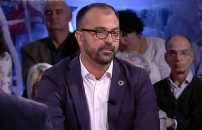 Fioramonti attaccato per le sue dimissioni. L'ex ministro: Fioramonti attaccato per le sue dimissioni. L'ex ministro: