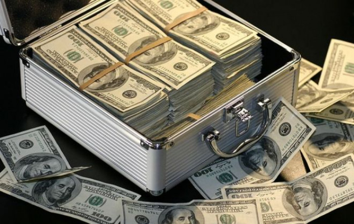 Paradisi fiscali: gli Italiani ci nascondono 142 miliardi di euro, pari all'8,7% del Pil Paradisi fiscali: gli Italiani ci nascondono 142 miliardi di euro, pari all'8,7% del Pil