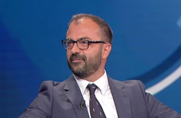 Si dimette il ministro dell'Istruzione Lorenzo Fioramonti. Per lui Si dimette il ministro dell'Istruzione Lorenzo Fioramonti. Per lui