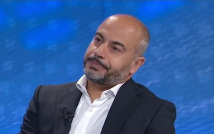 Paragone espulso dal Movimento 5 Stelle, inaccettabile il suo no sulla manovra economica Paragone espulso dal Movimento 5 Stelle, inaccettabile il suo no sulla manovra economica