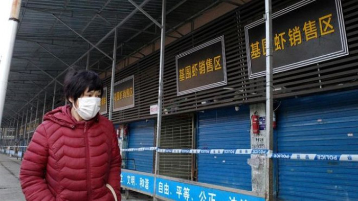 Coronavirus, in Cina superato il numero di vittime della SARS. Si registra il primo morto fuori dal Paese Coronavirus, in Cina superato il numero di vittime della SARS. Si registra il primo morto fuori dal Paese