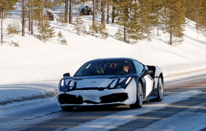 Ferrari ibrida. Delle foto spia rivelano un prototipo Ferrari ibrida. Delle foto spia rivelano un prototipo