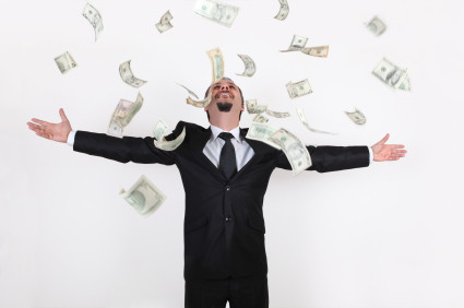 Mercati oggi euforici, spread crolla di 100 punti: BCE vara QE pandemico Mercati oggi euforici, spread crolla di 100 punti: BCE vara QE pandemico